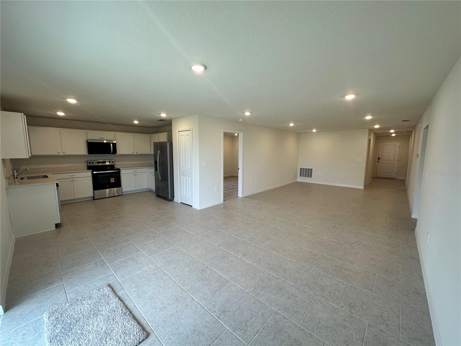260 Spindlewood Blvd Property Photo 3