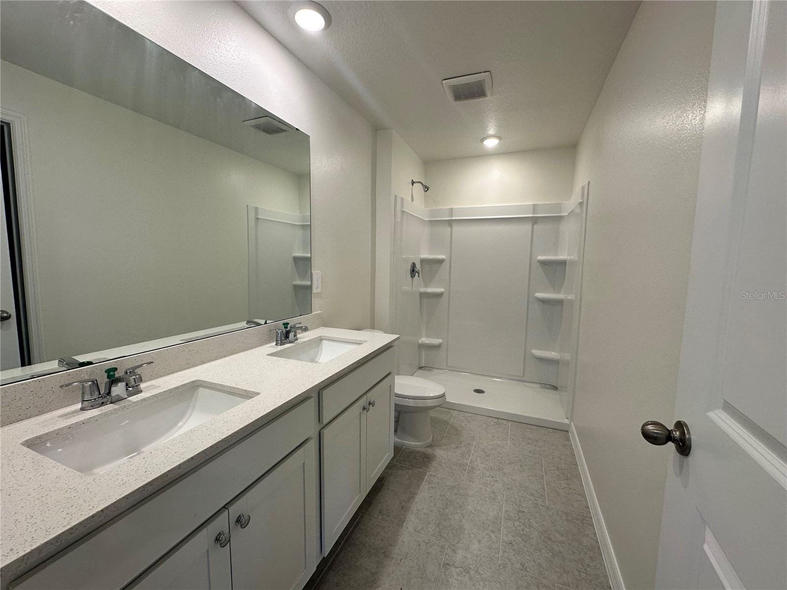 260 Spindlewood Blvd Property Photo 5