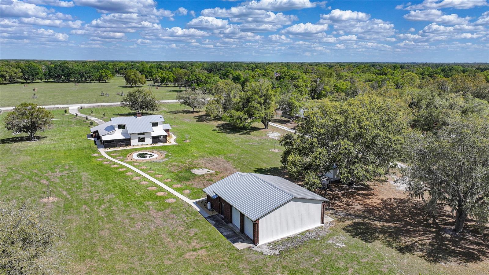 3049 Sw County Road 769 Property Photo 3