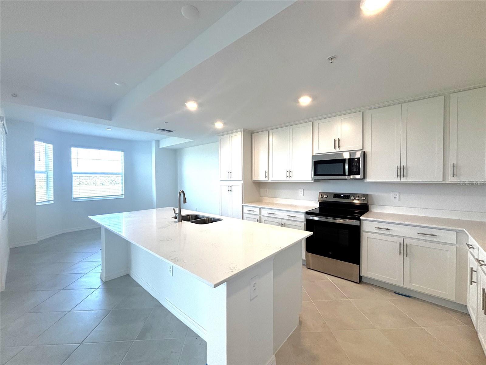 17625 Opal Sand Dr #202 Property Photo 3