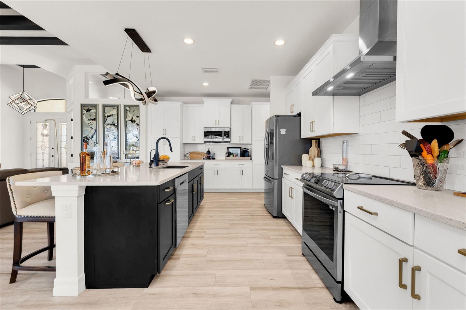 48 Master Dr Property Photo 16