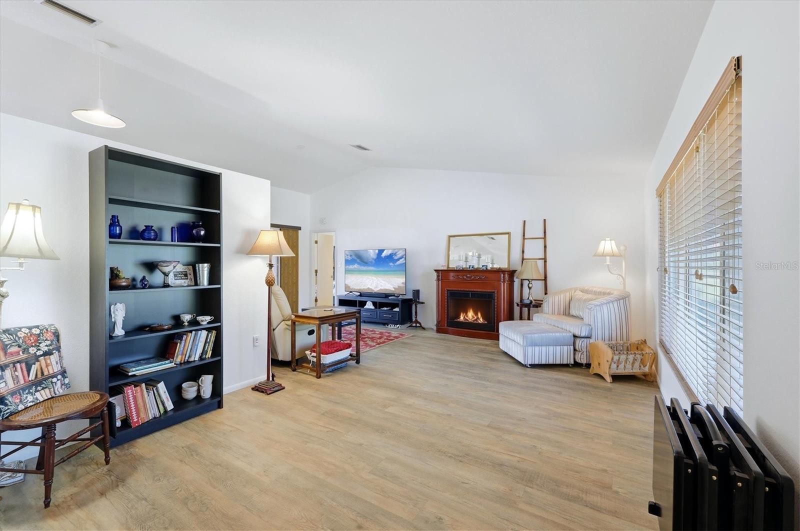 2084 Leisure St Property Photo 7