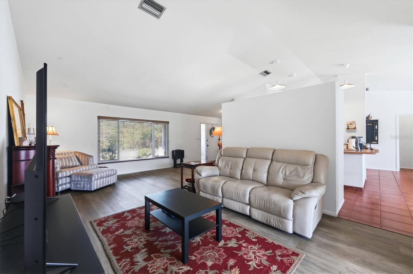 2084 Leisure St Property Photo 10