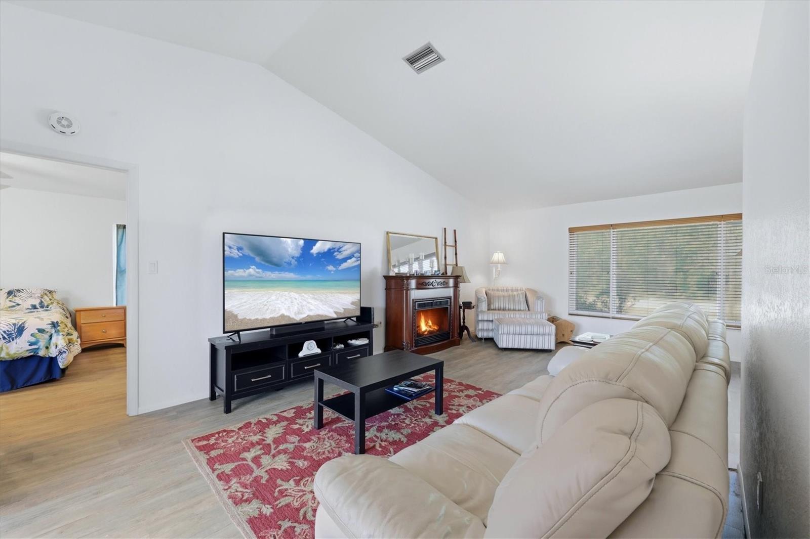 2084 Leisure St Property Photo 11