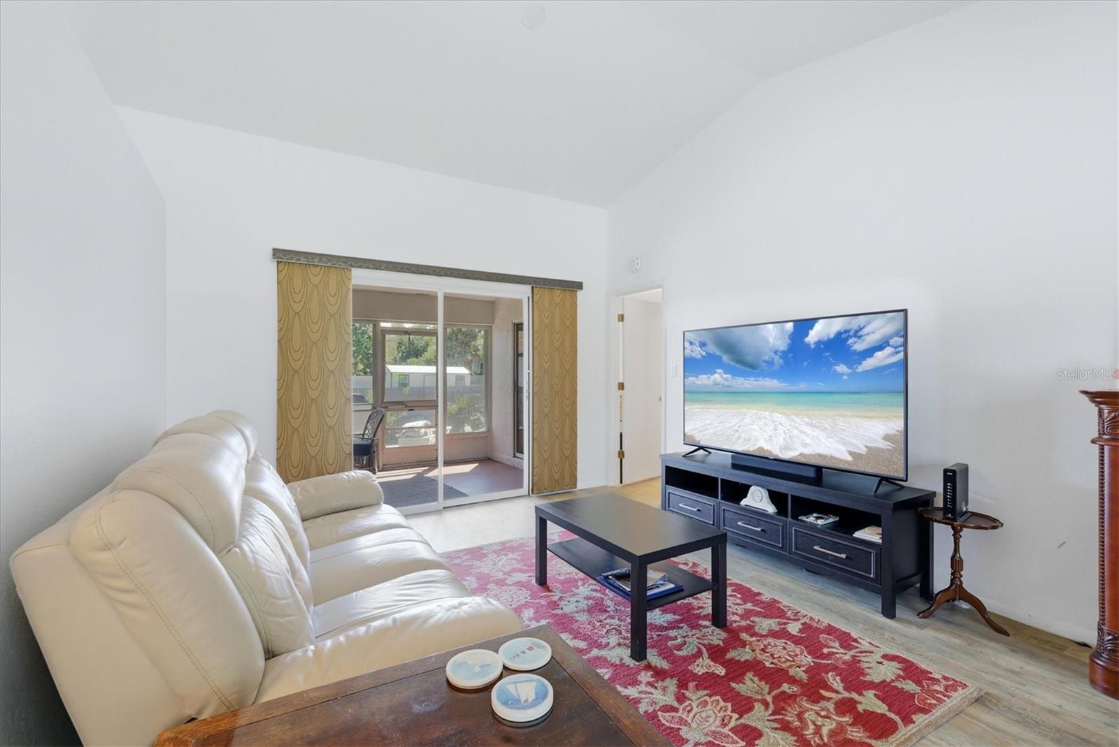 2084 Leisure St Property Photo 12