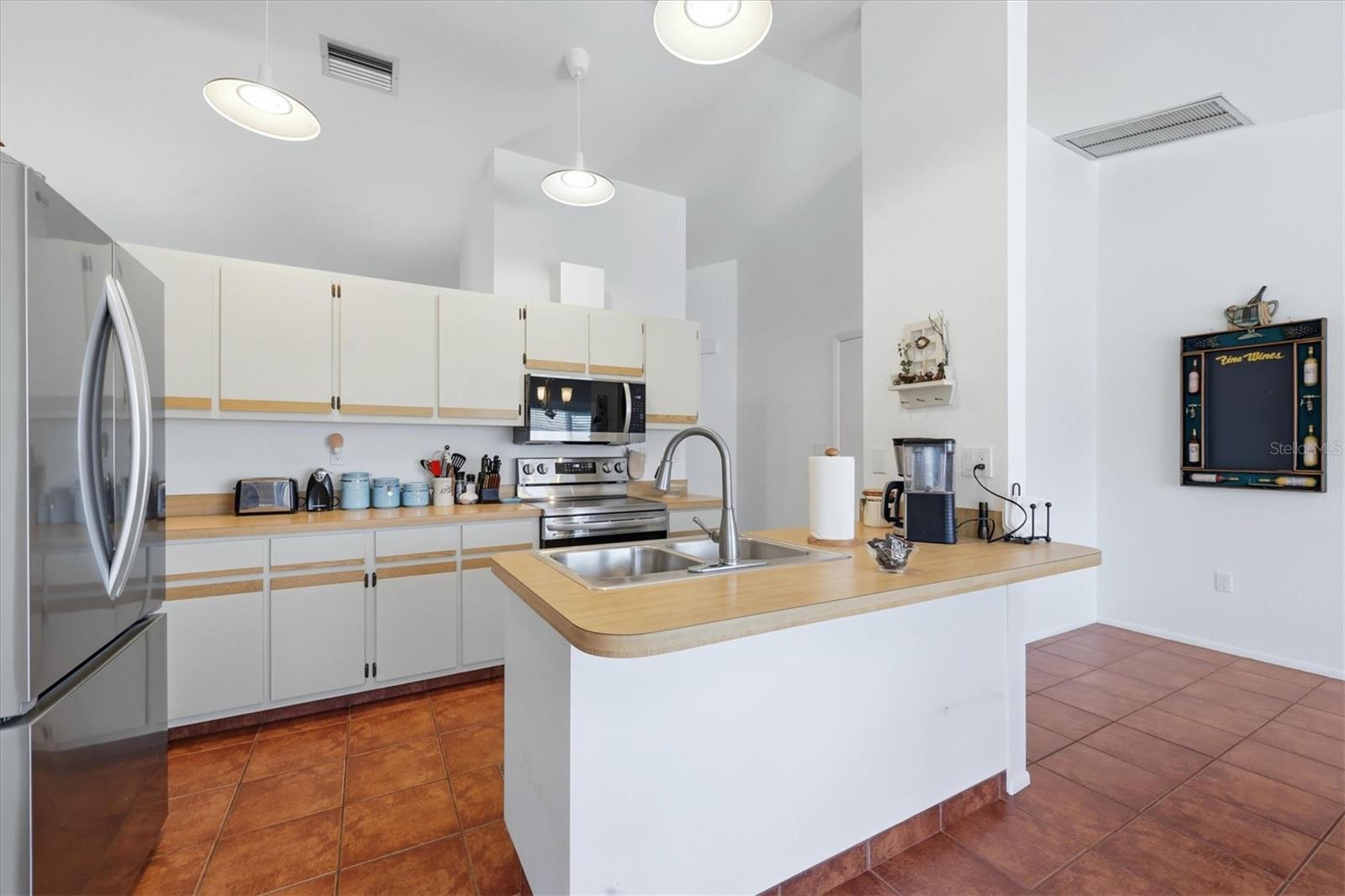 2084 Leisure St Property Photo 13