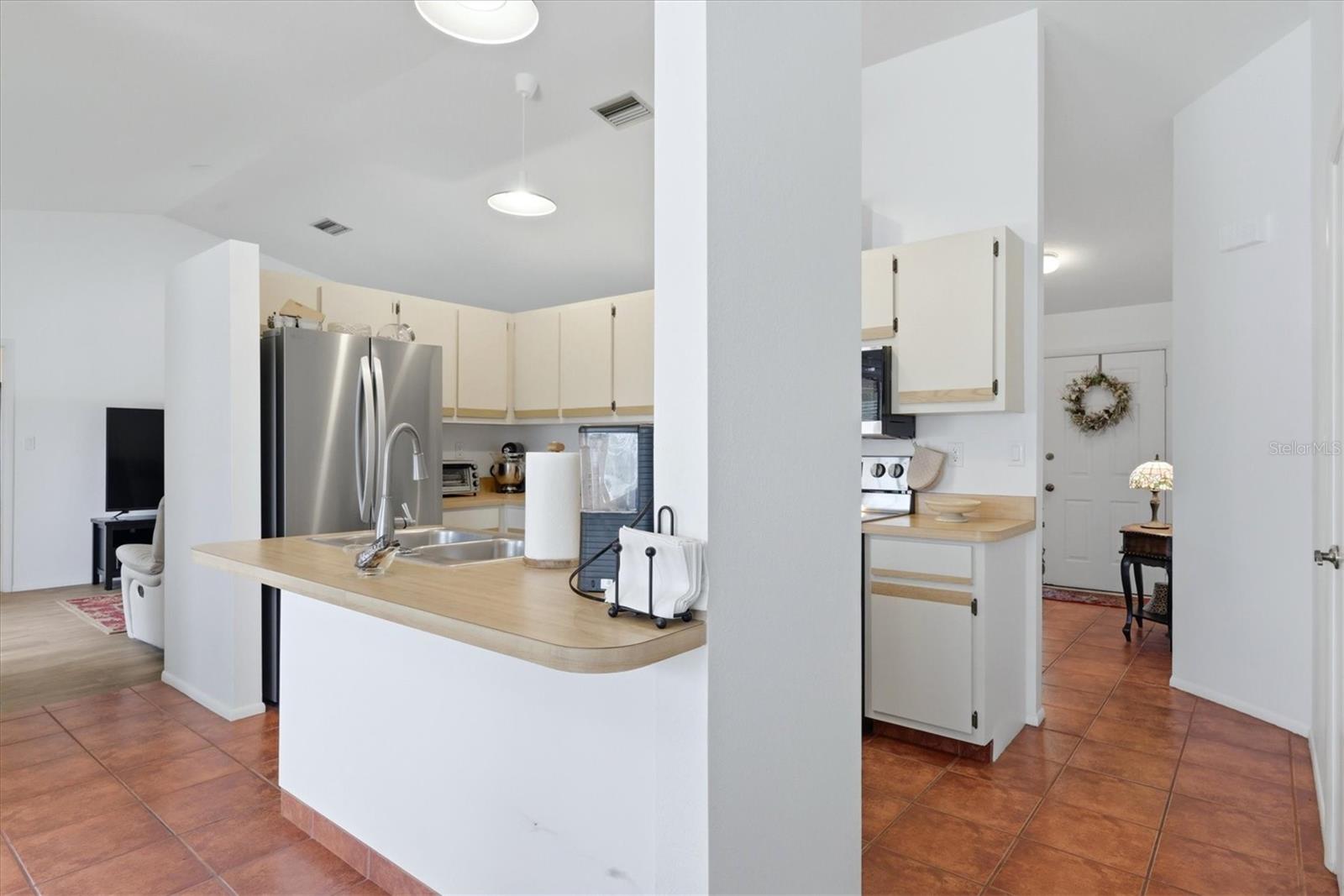 2084 Leisure St Property Photo 15