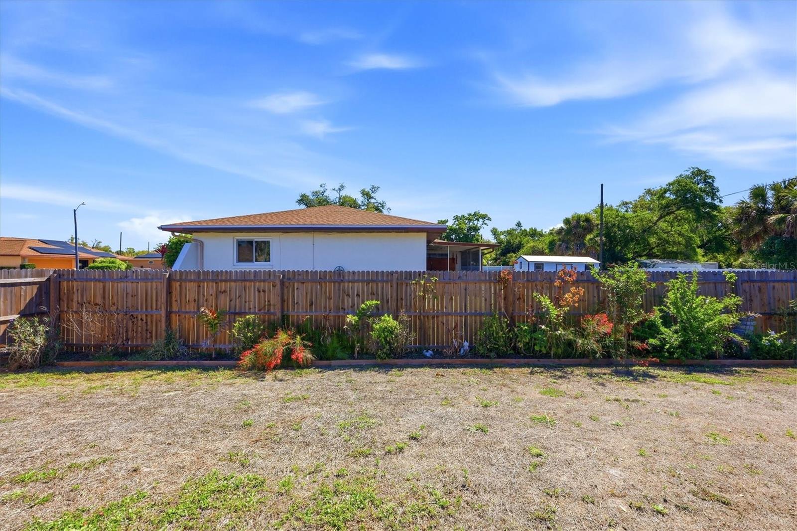 2084 Leisure St Property Photo 31