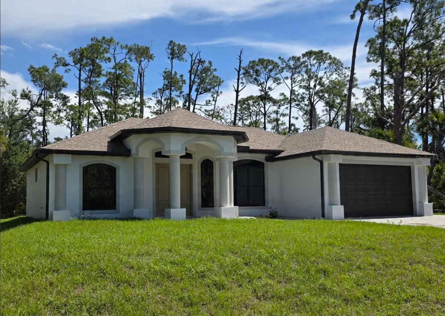 342 Kindred Blvd Property Photo 1