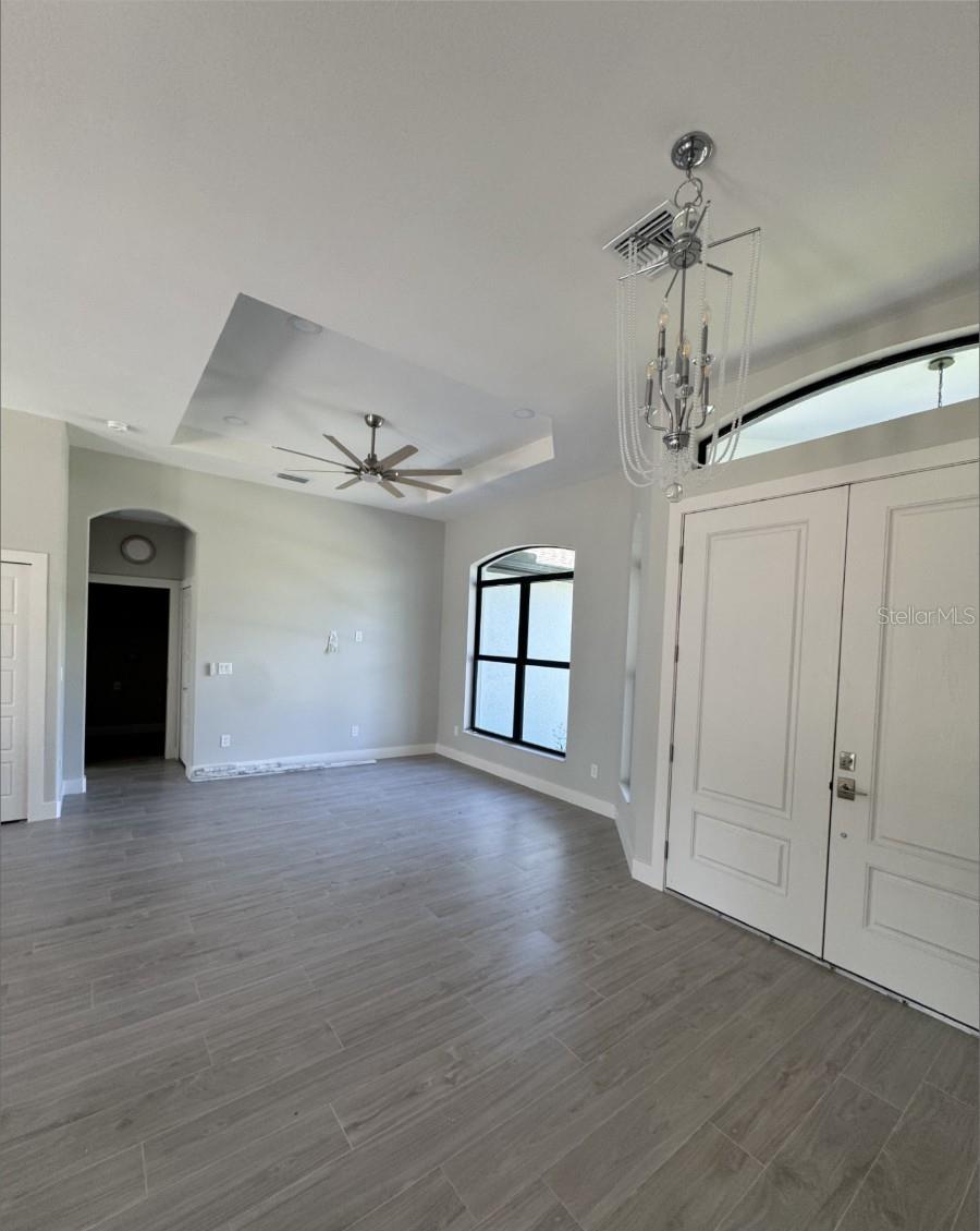 342 Kindred Blvd Property Photo 4