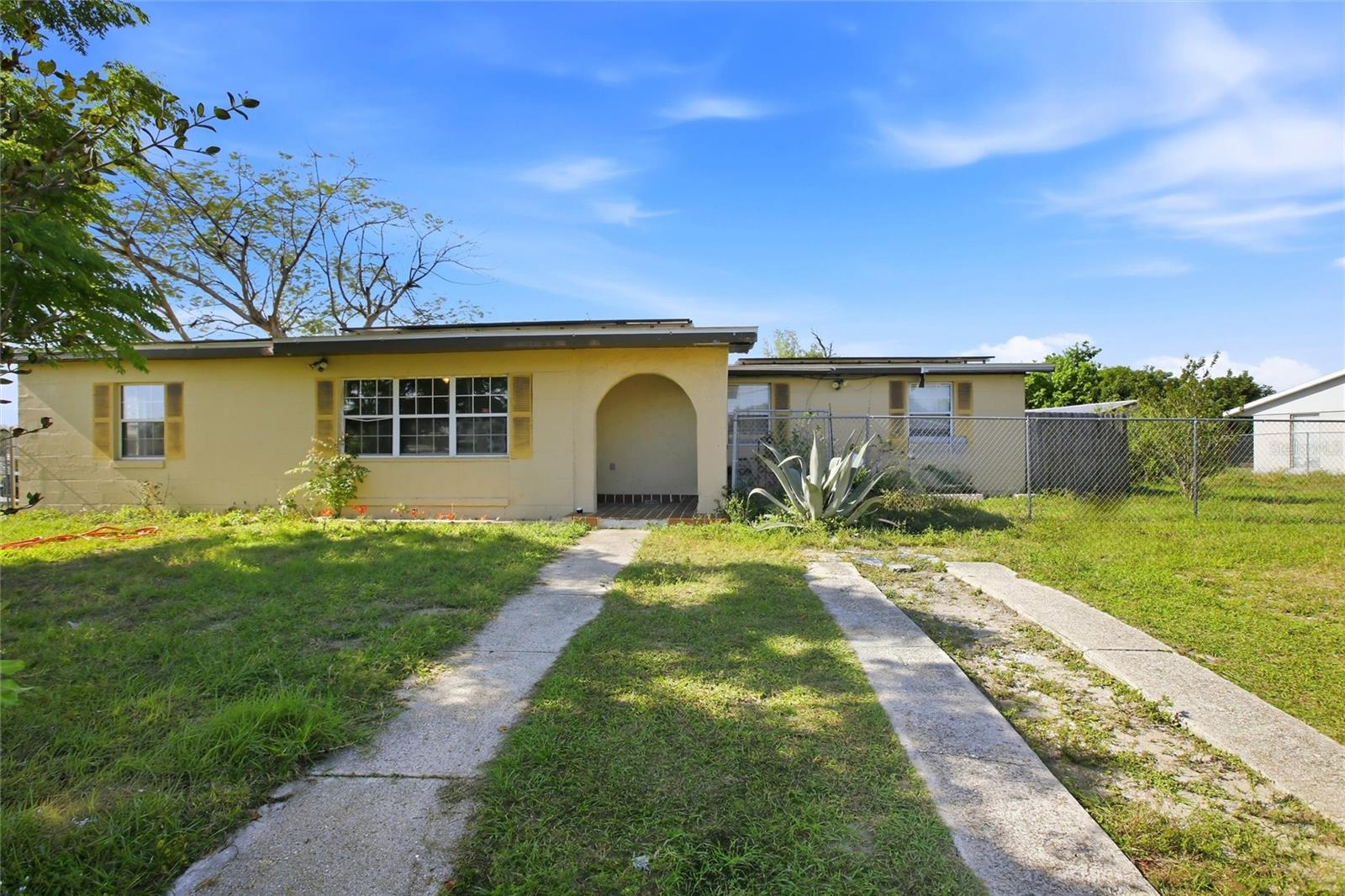 21585 Olean Blvd Property Photo 2