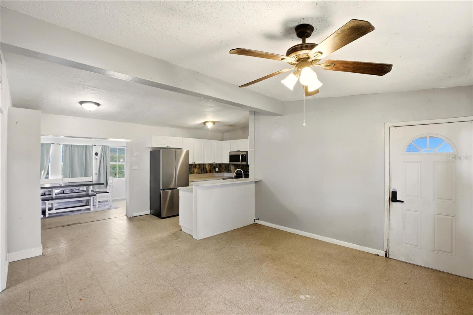 21585 Olean Blvd Property Photo 3