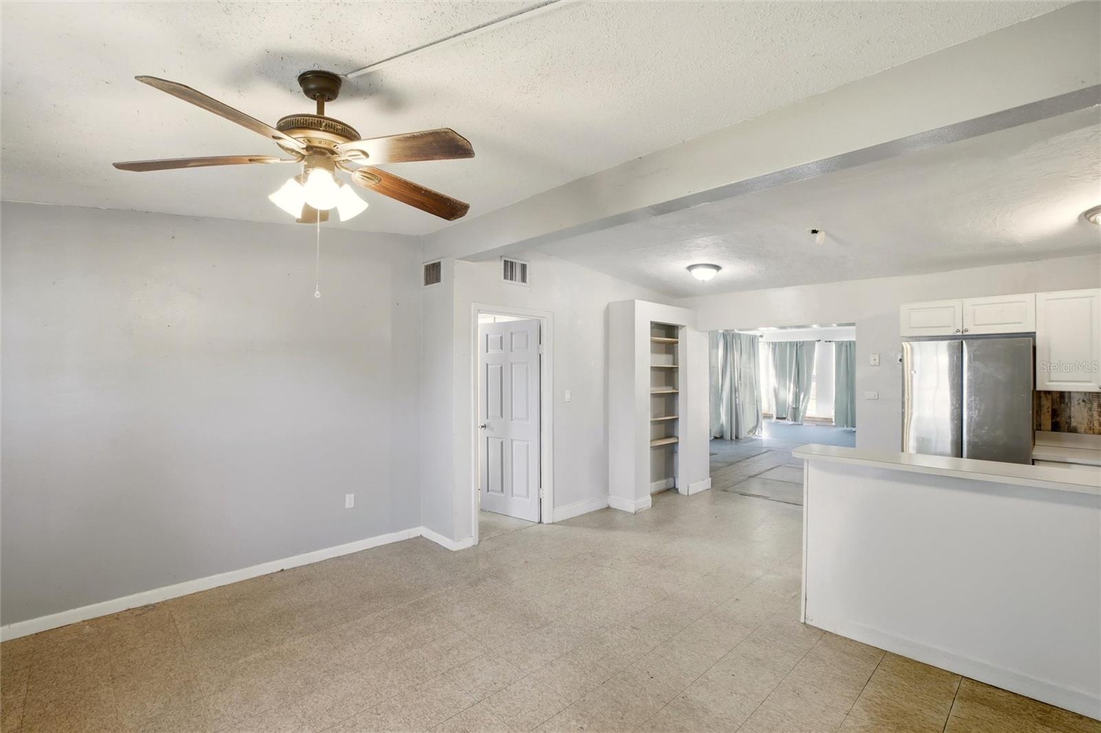 21585 Olean Blvd Property Photo 4