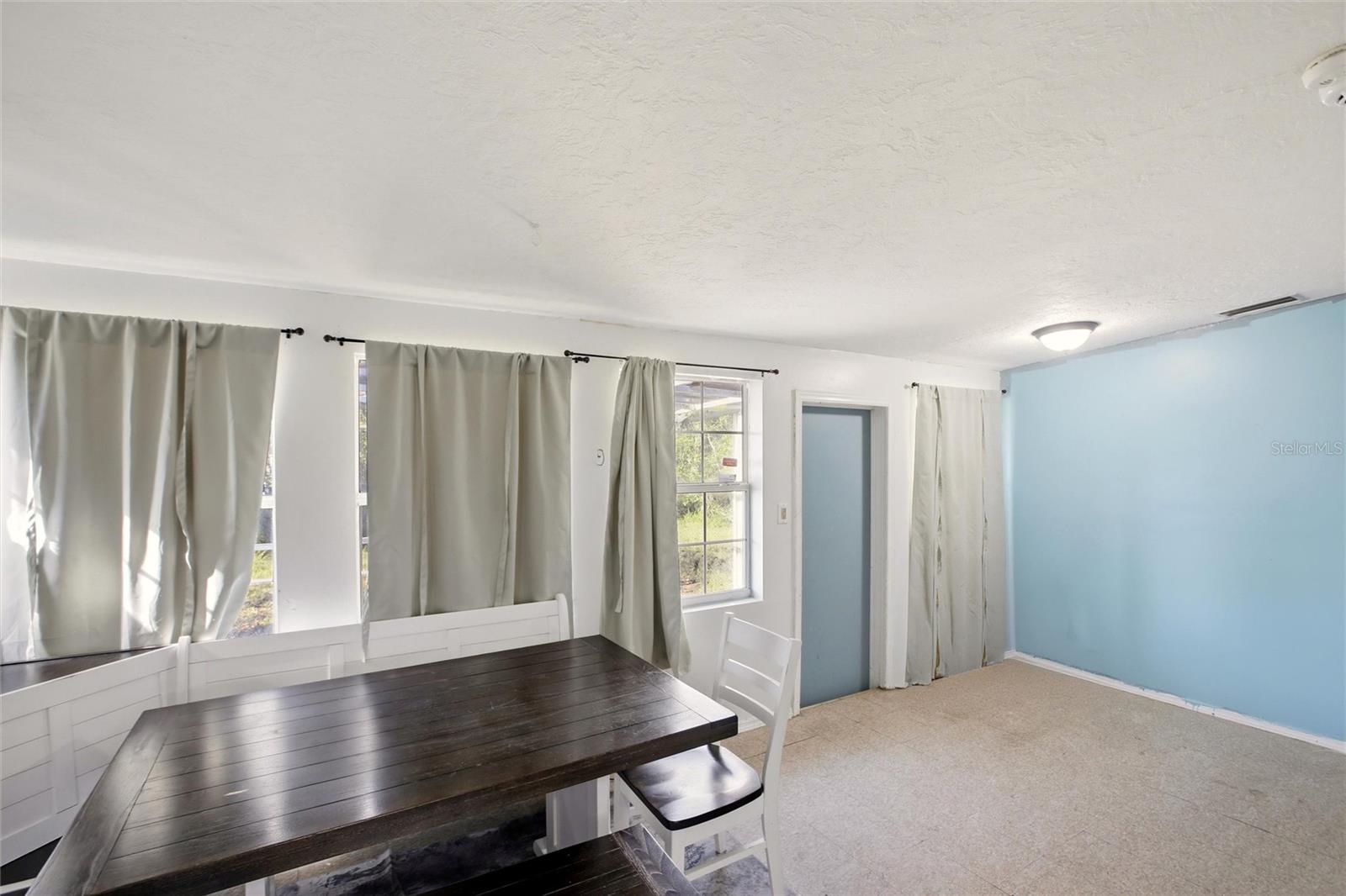21585 Olean Blvd Property Photo 9