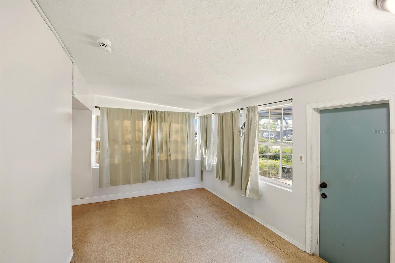 21585 Olean Blvd Property Photo 10