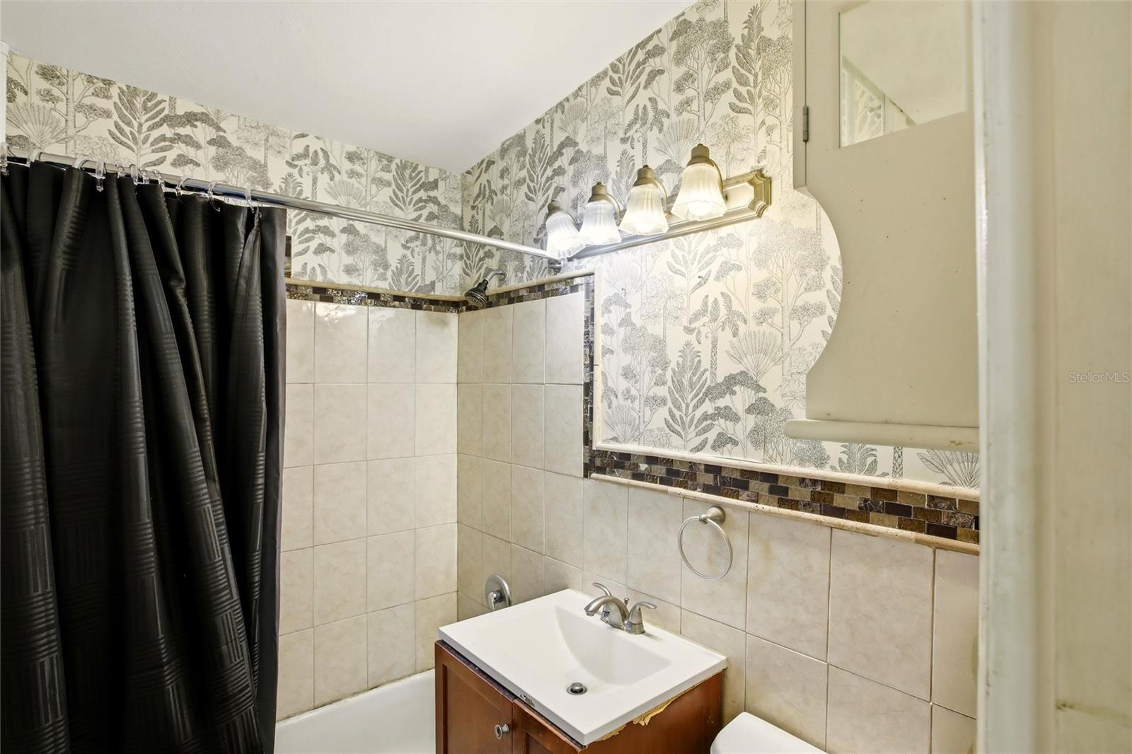 21585 Olean Blvd Property Photo 15