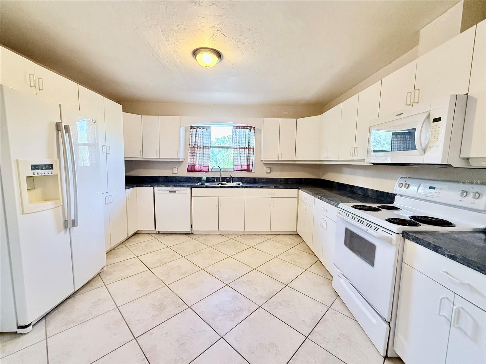2613 Vizza Ln Property Photo 12