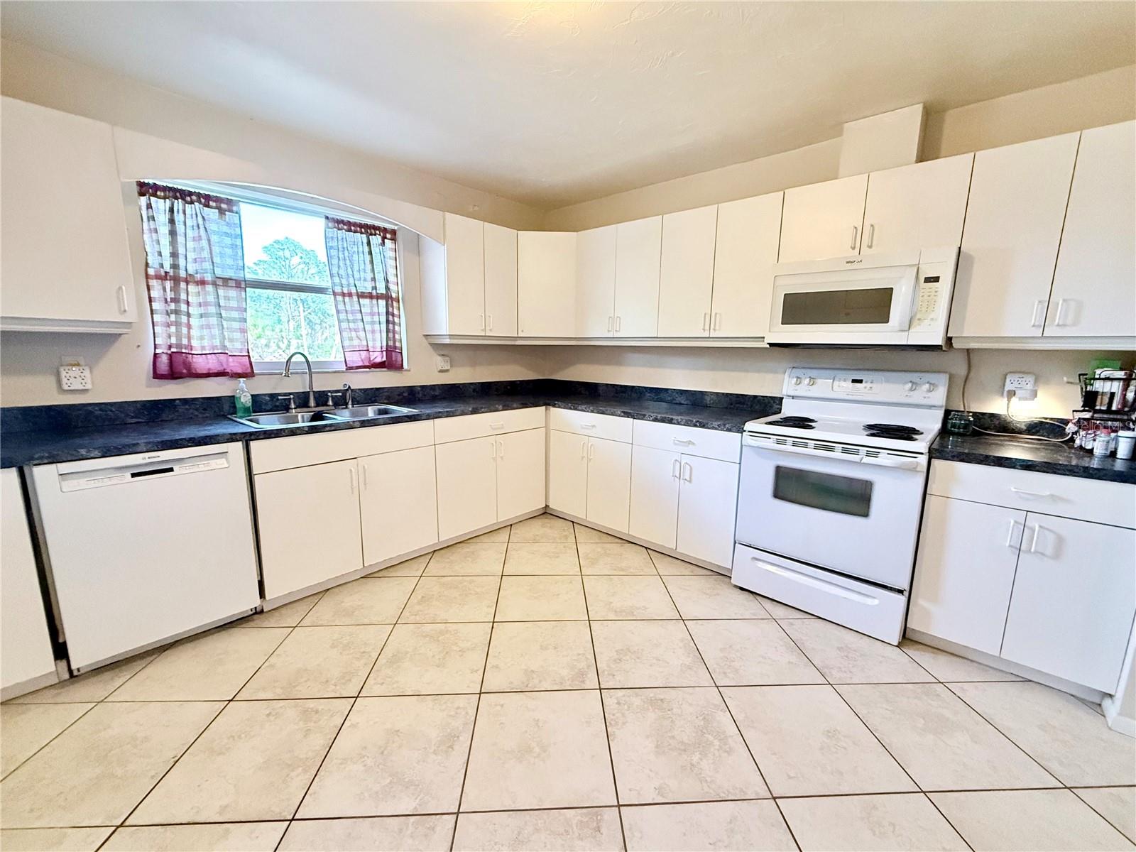 2613 Vizza Ln Property Photo 16
