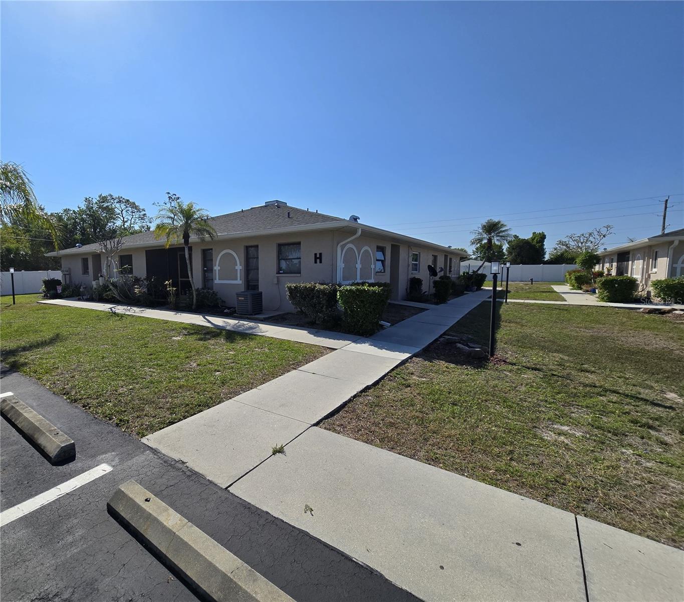 24540 Harborview Rd #h2 Property Photo 2