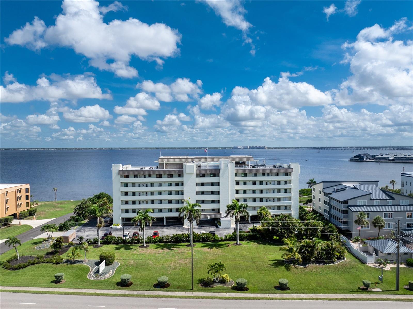 1500 PARK BEACH CIR #3D Property Photo 1
