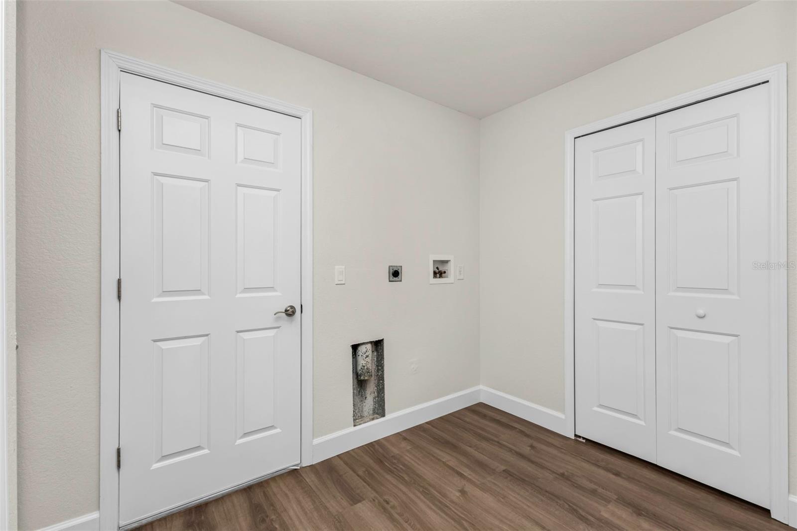 2485 Traverse Ave Property Photo 24