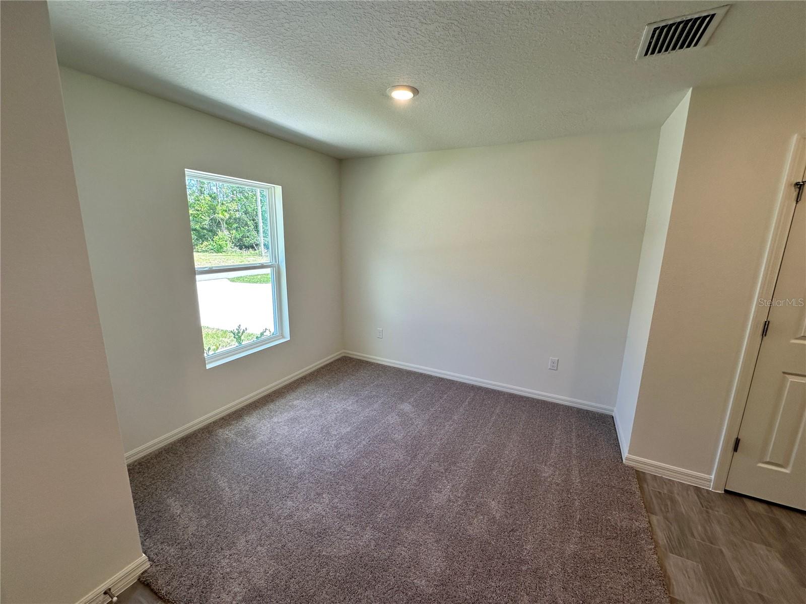 48 Rippling Brook Dr Property Photo 2