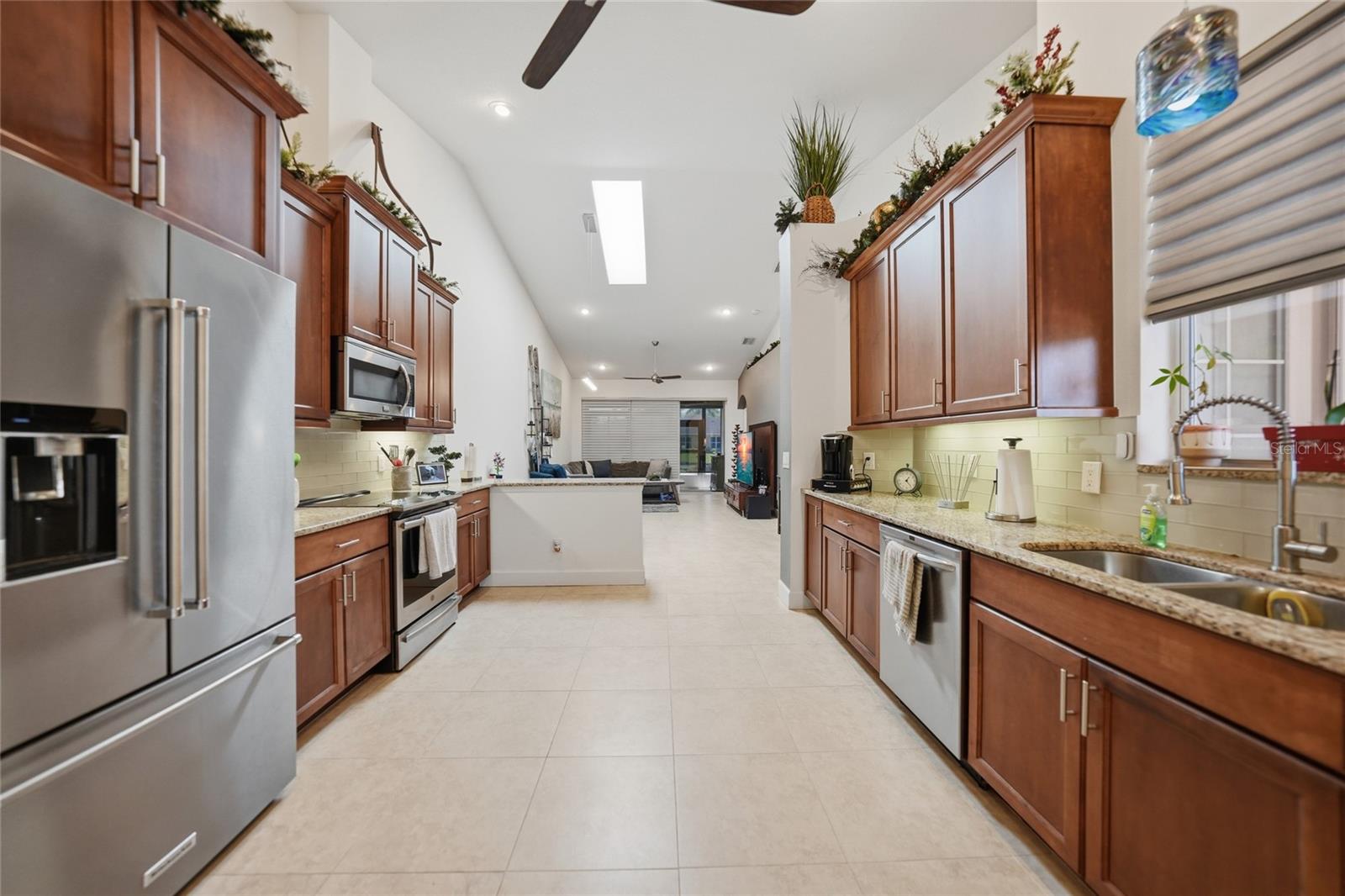 4691 Turnberry Cir Property Photo 3