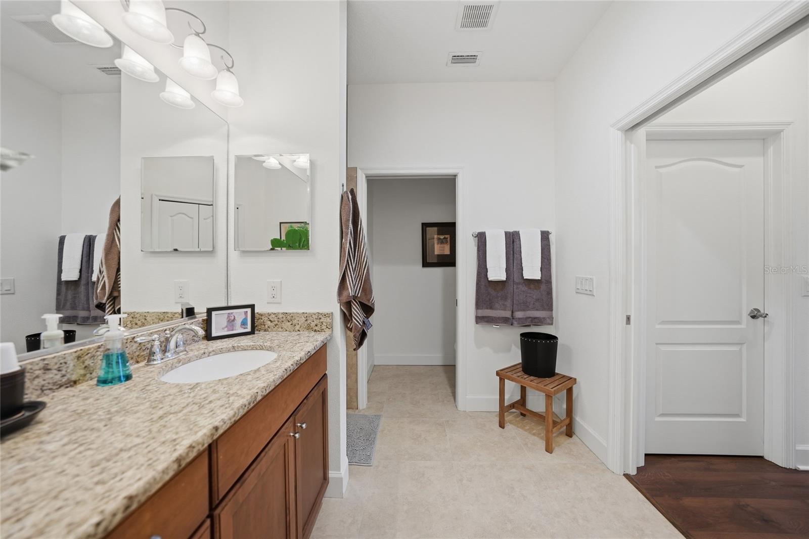 4691 Turnberry Cir Property Photo 14