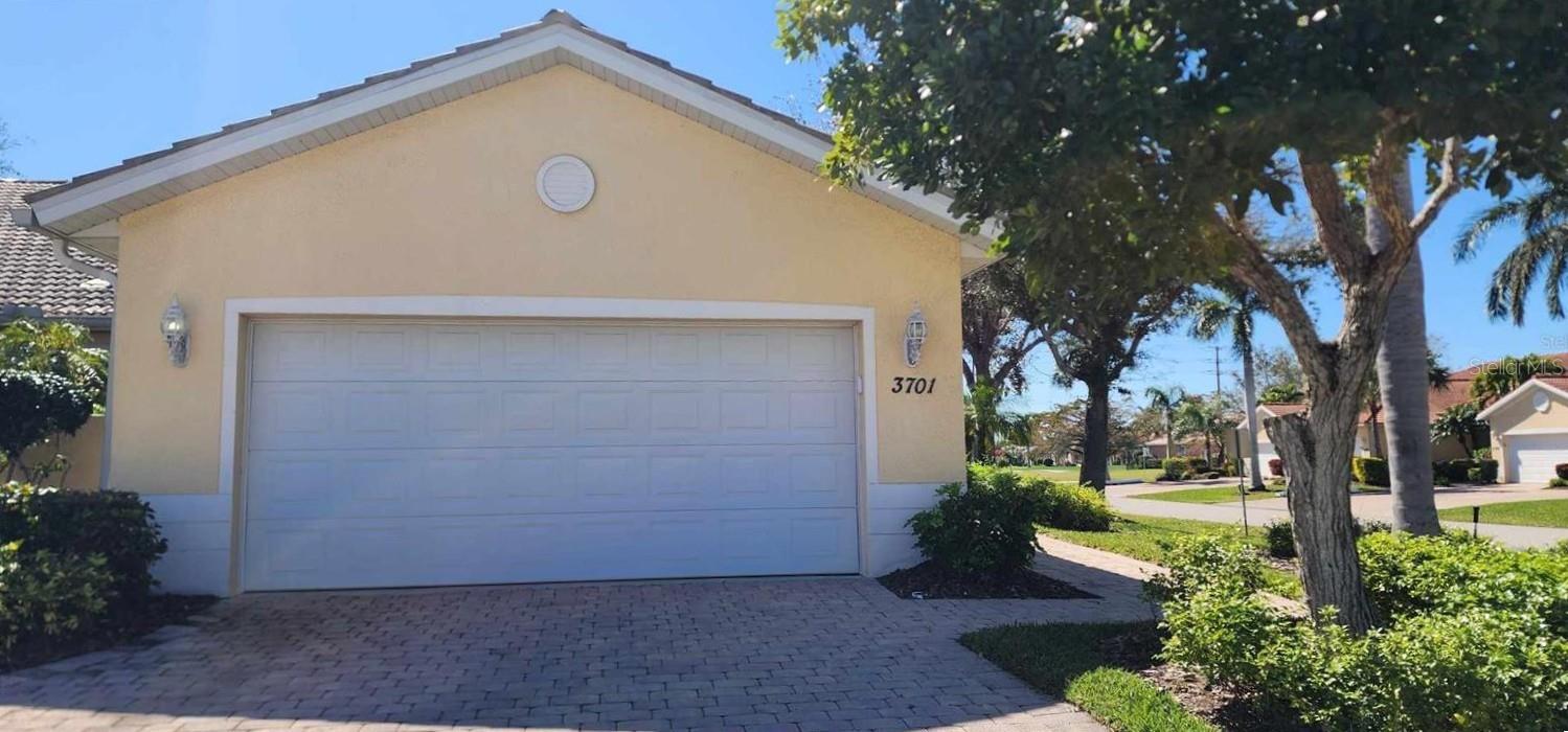 3701 ALBACETE CIR #98 Property Photo 1
