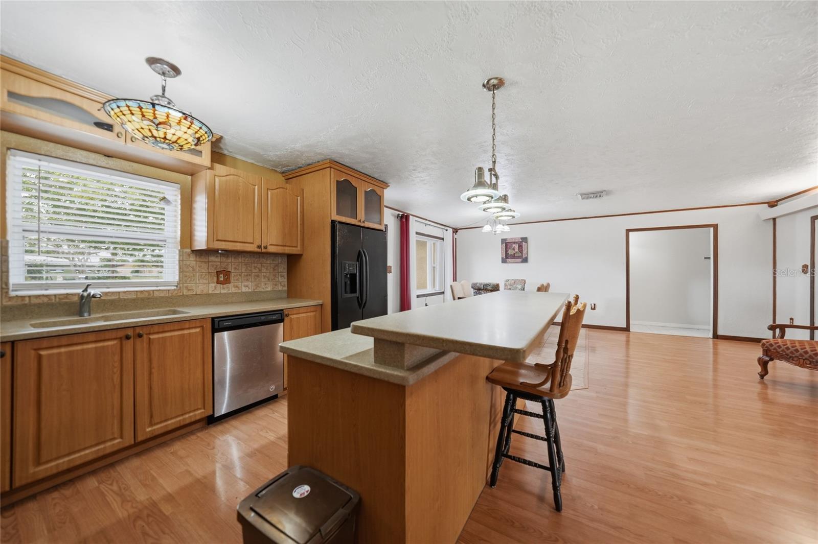 3250 Santa Barbara Dr Property Photo 4