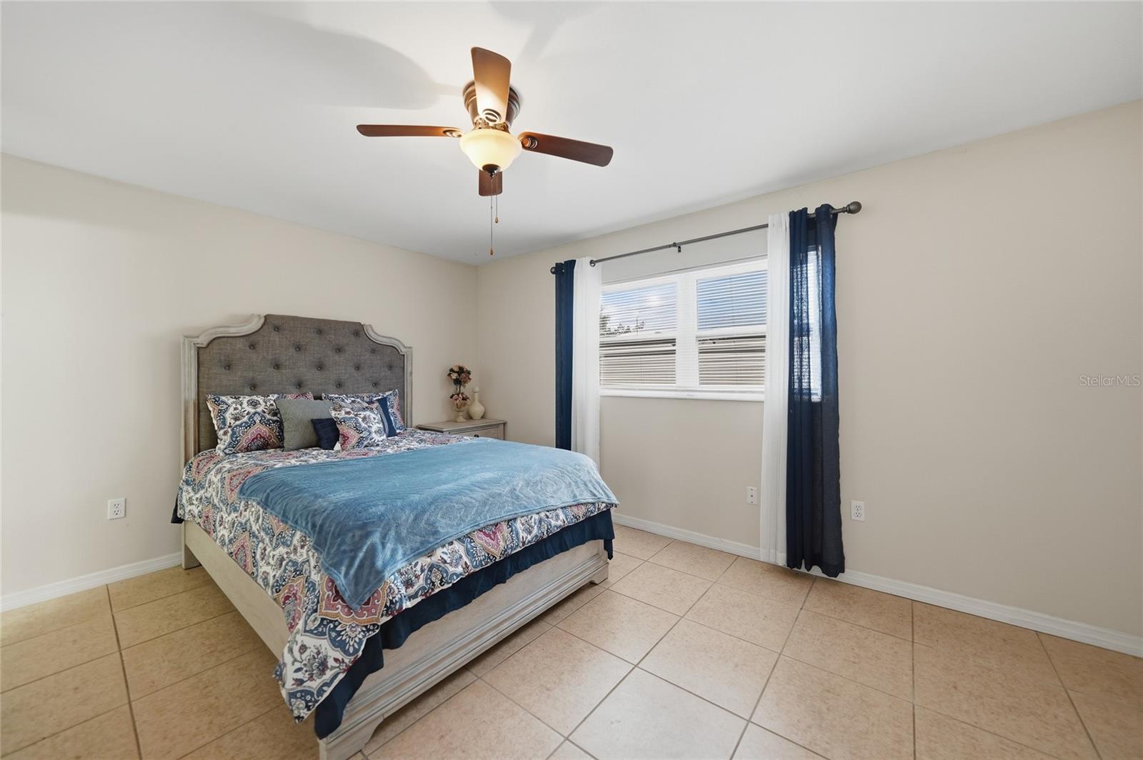 3250 Santa Barbara Dr Property Photo 15