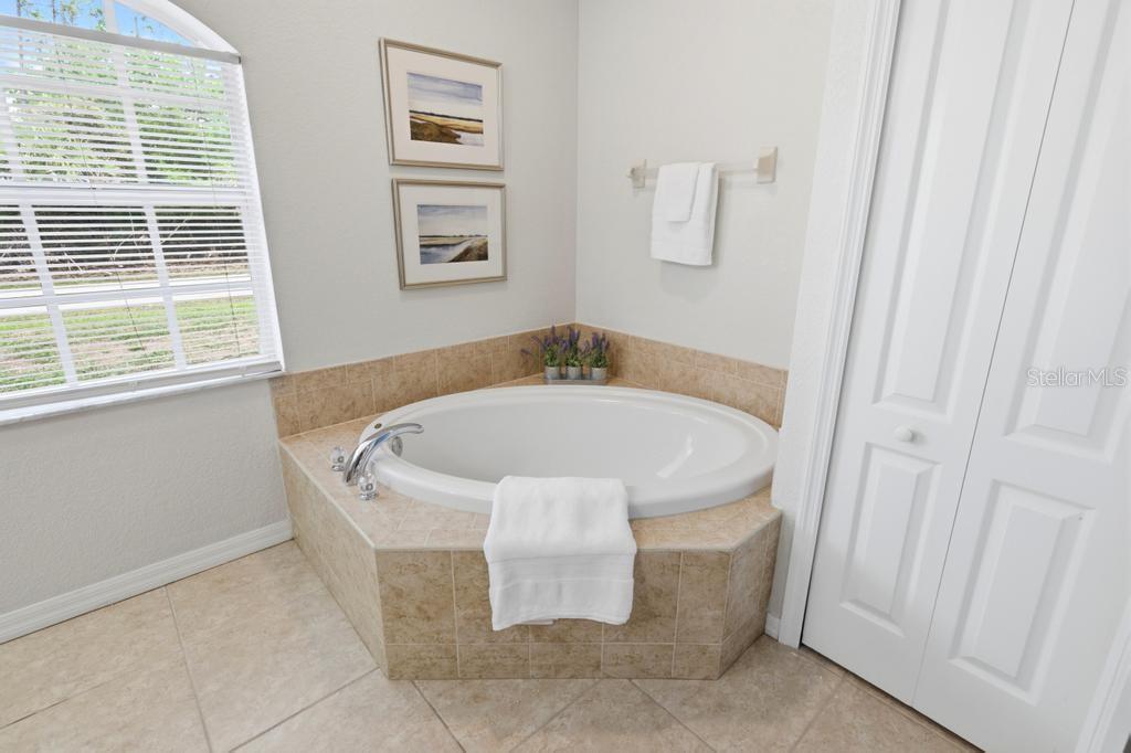 2105 Bennett Ln Property Photo 27