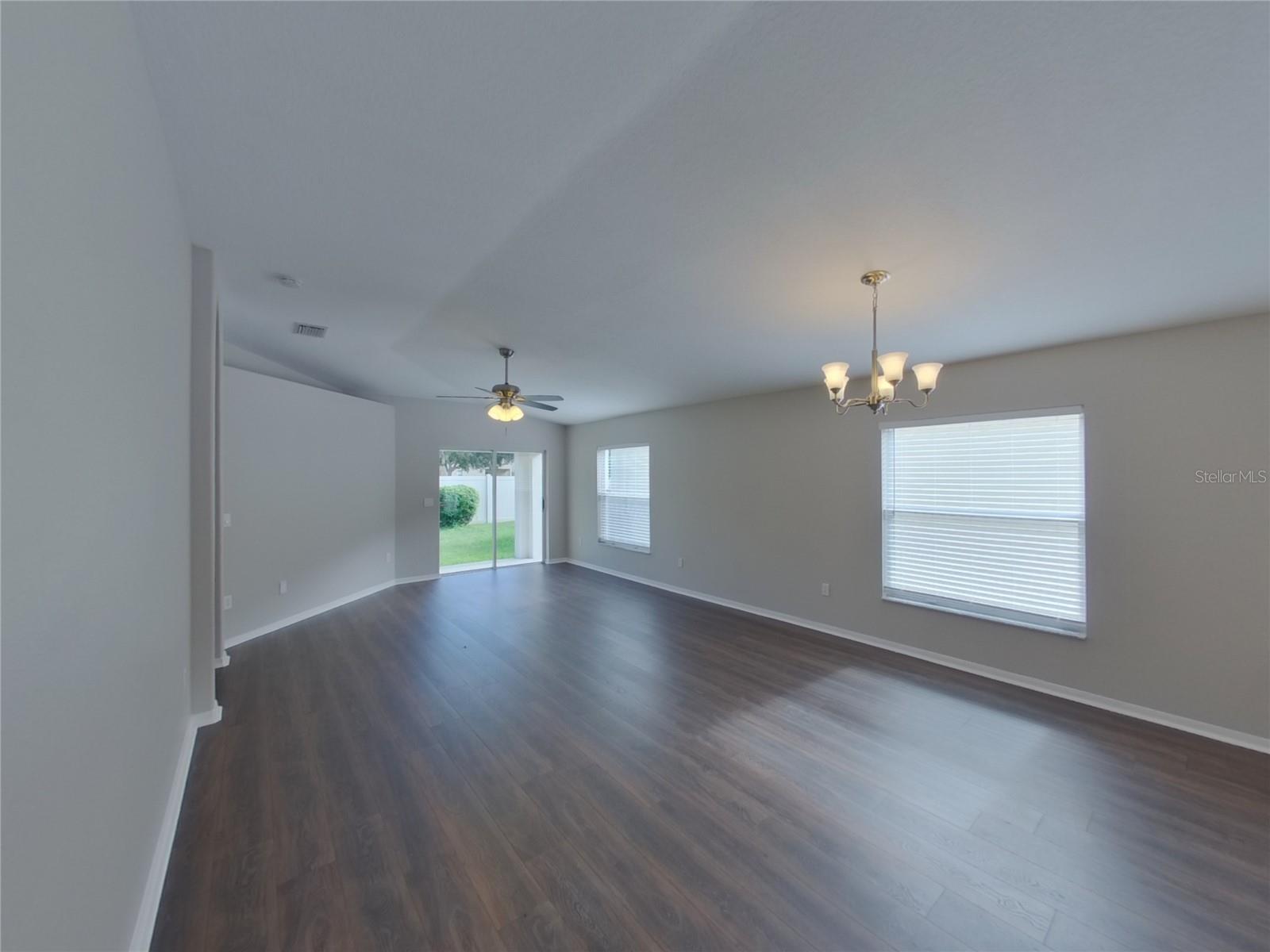 15512 Telford Spring Dr Property Photo 2