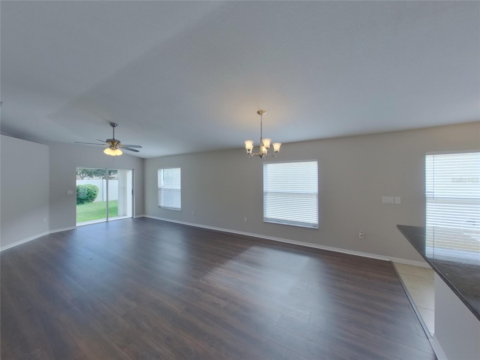 15512 Telford Spring Dr Property Photo 3