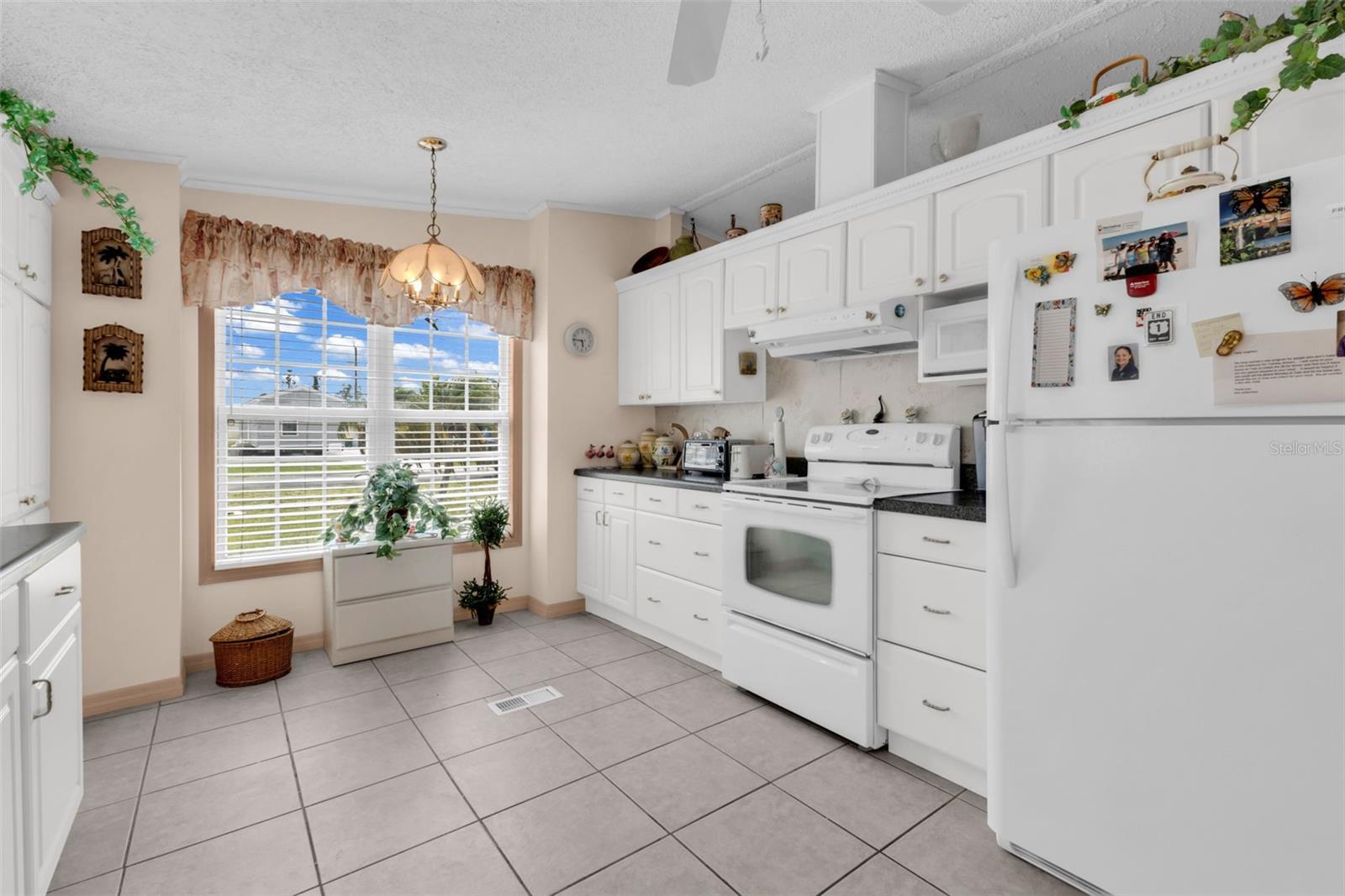 29180 Crawford Ave Property Photo 5