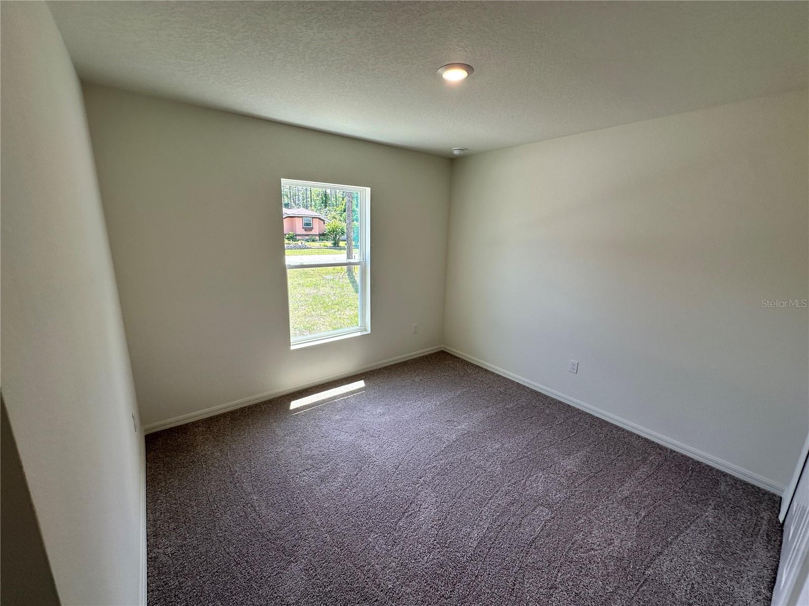 41 Round Tree Dr Property Photo 5