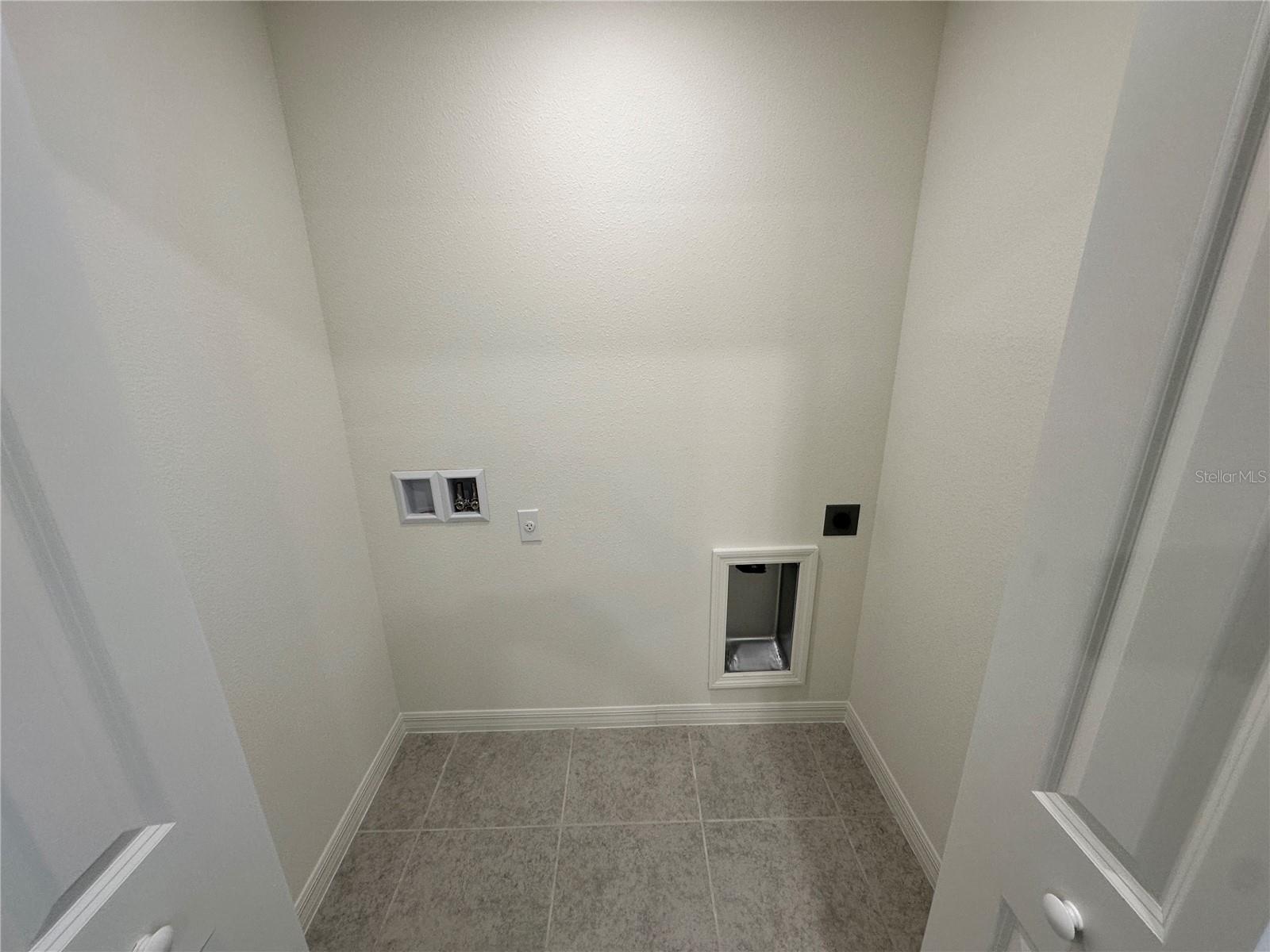 41 Round Tree Dr Property Photo 11