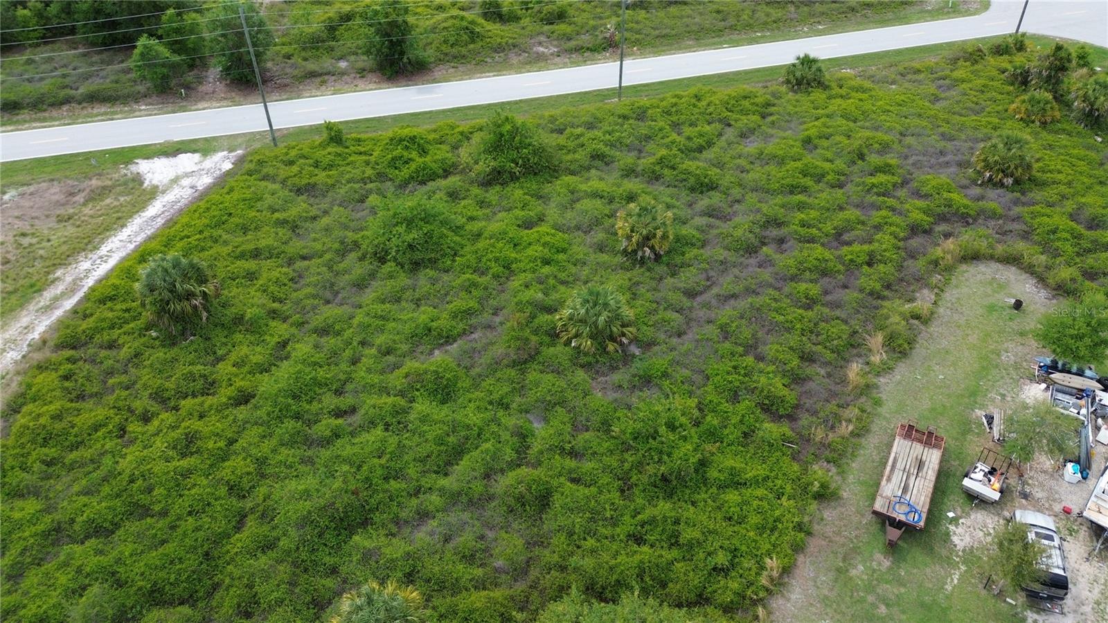 2065 Chaplin Dr Property Photo 3