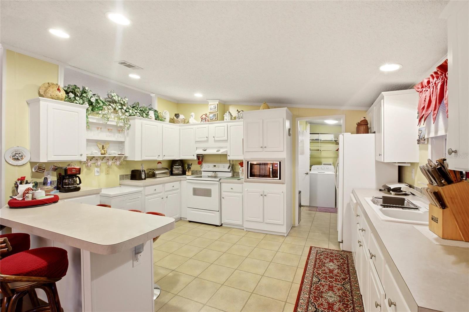 184 W Manatee Loop Property Photo 8