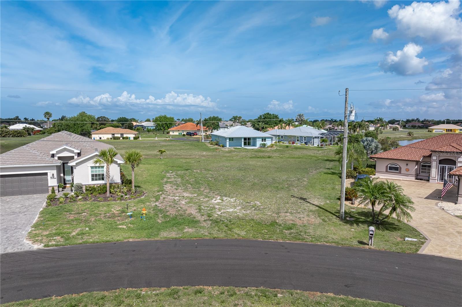 17528 Vellum Cir Property Photo 3