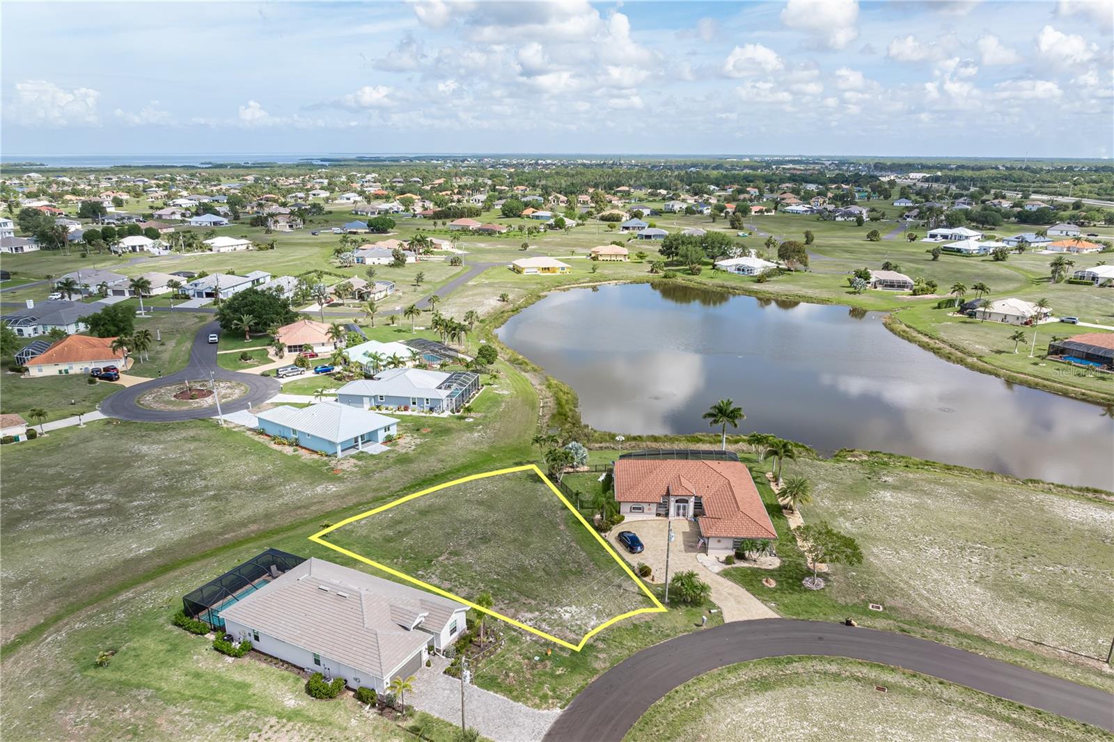 17528 Vellum Cir Property Photo 6