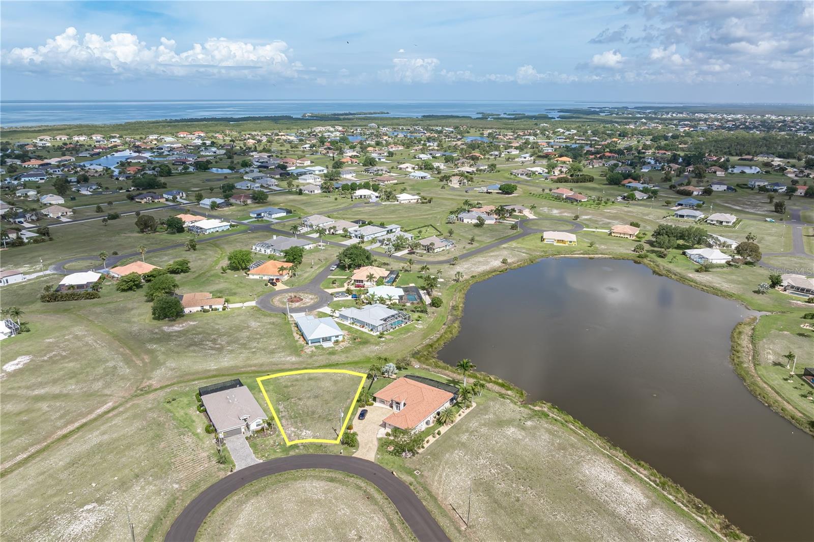 17528 Vellum Cir Property Photo 9