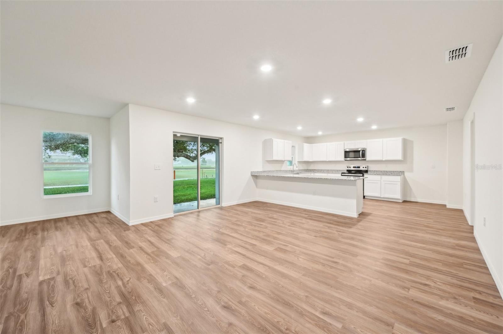 12 Hackberry Ct N Property Photo 10