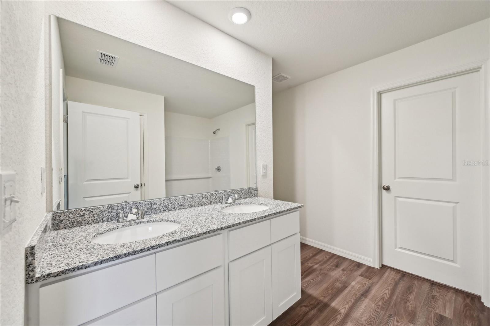 12 Hackberry Ct N Property Photo 17