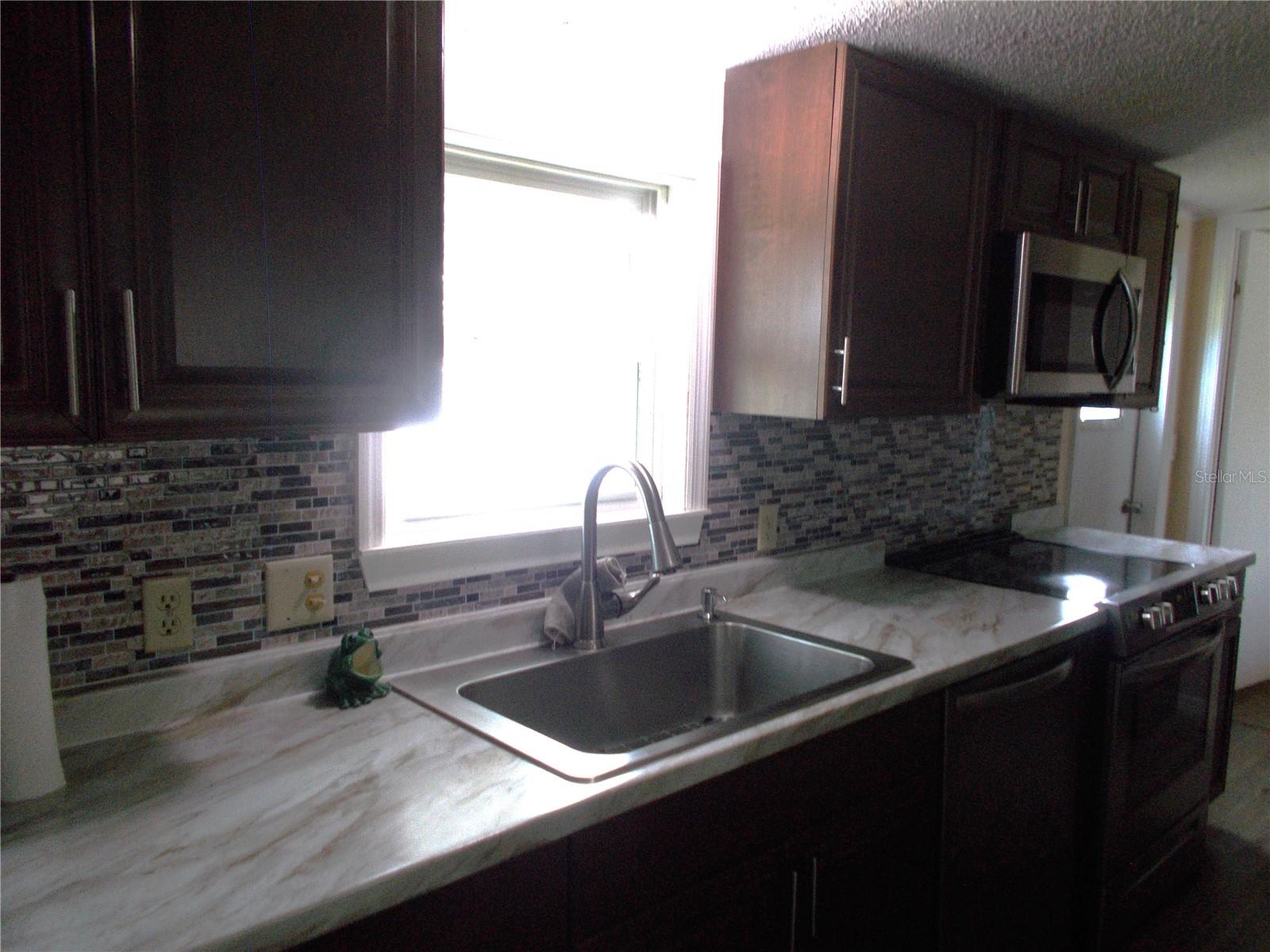 6420 Haele Ct Property Photo 4