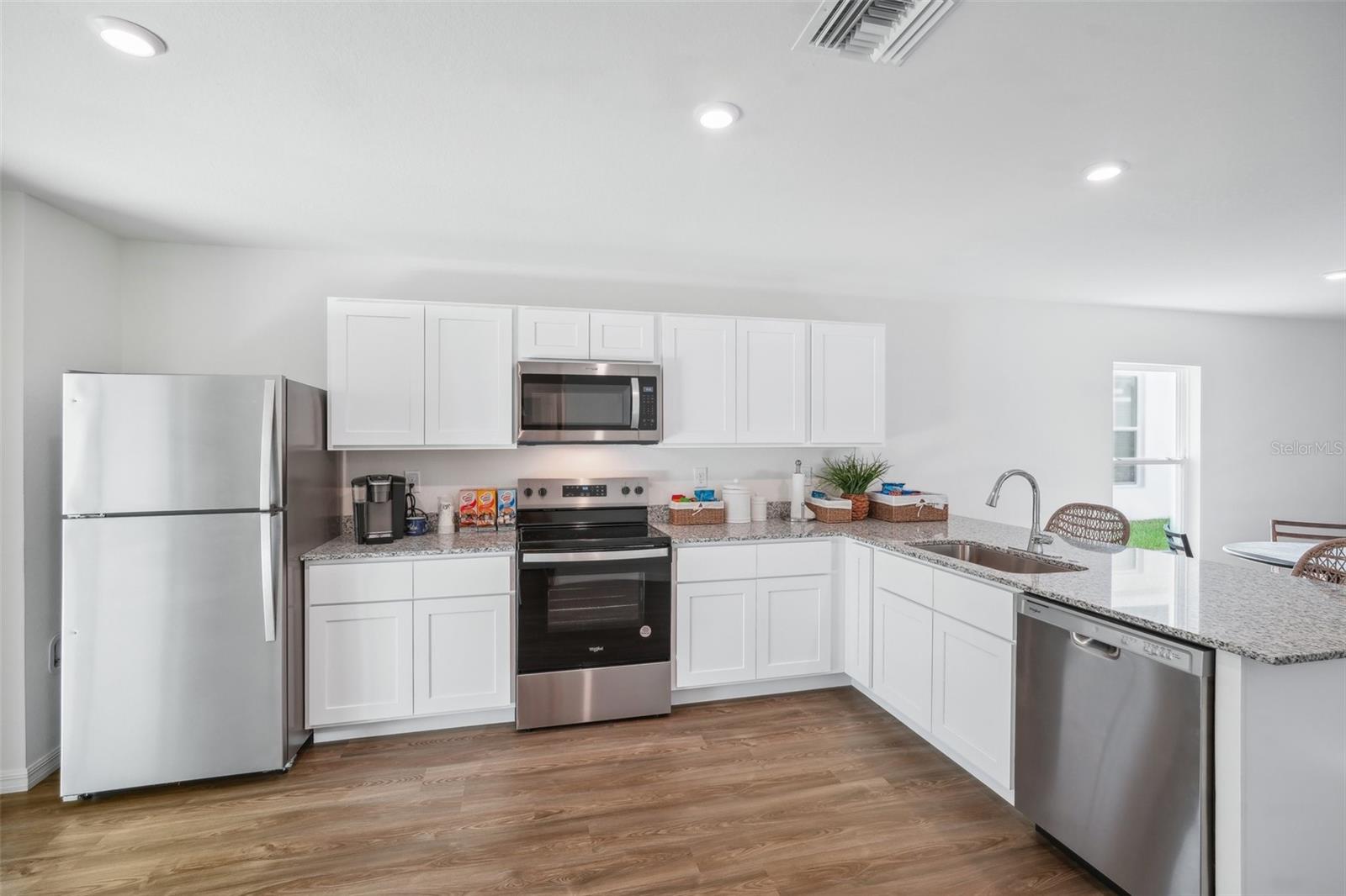 2073 Golden Beak Dr Property Photo 14