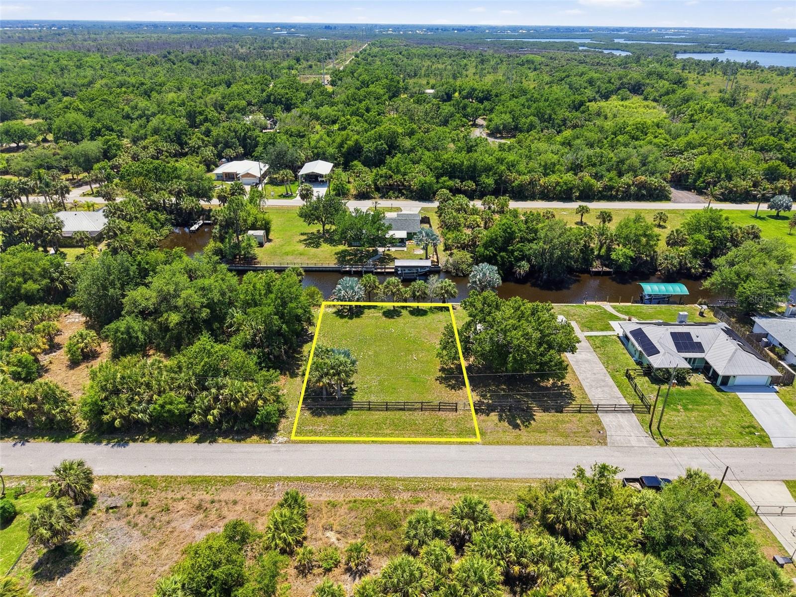 28451 Sabal Palm Dr Property Photo 1