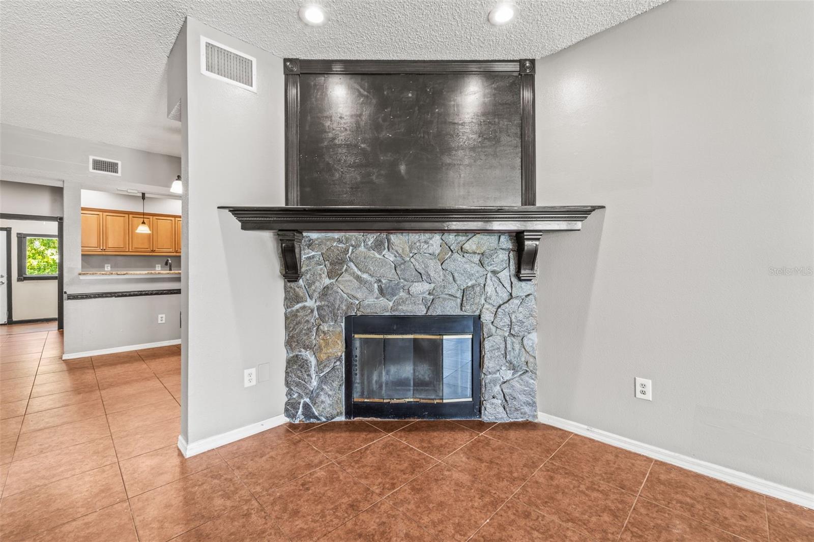 312 Winchester Way Property Photo 5