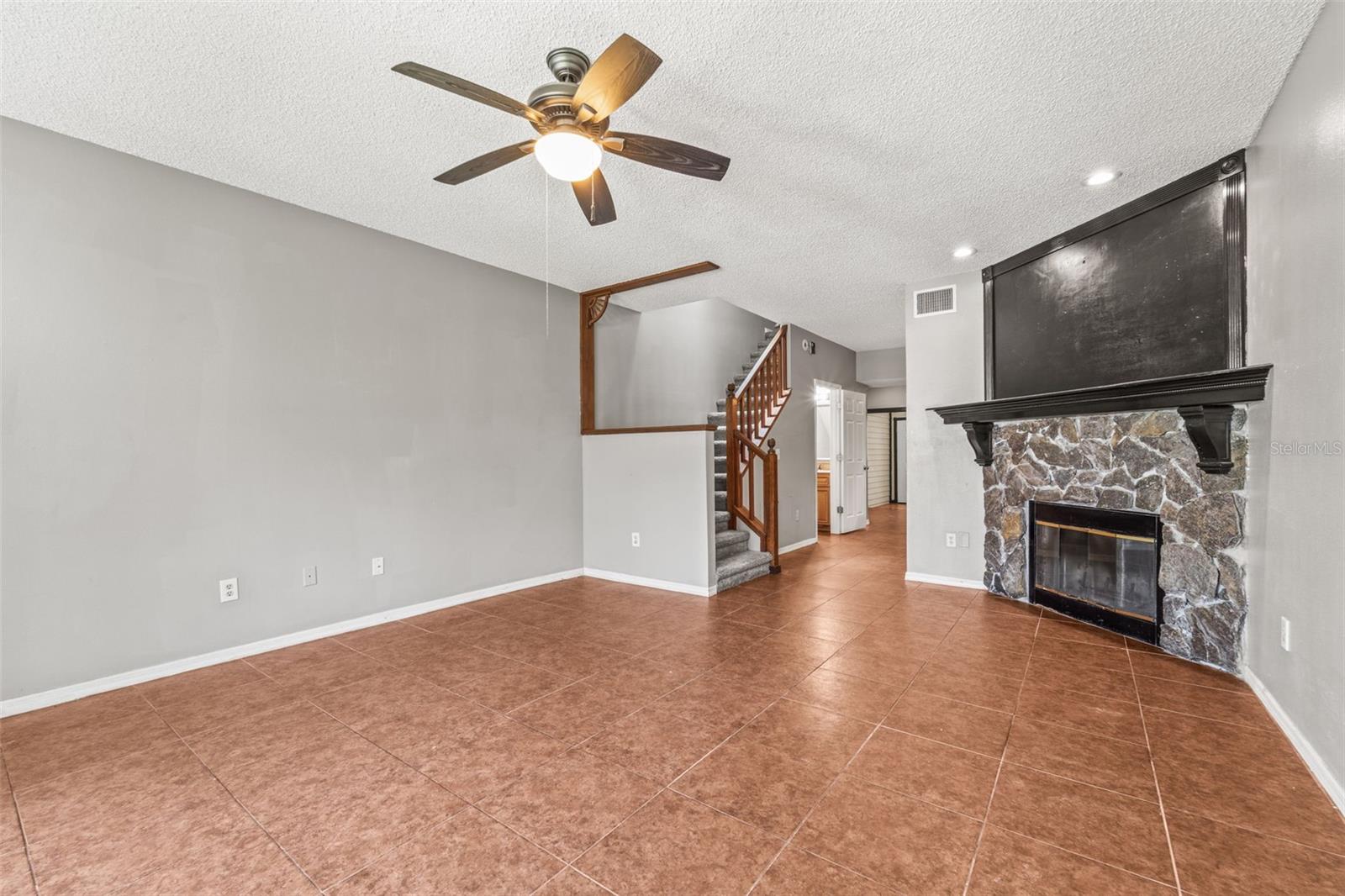 312 Winchester Way Property Photo 6