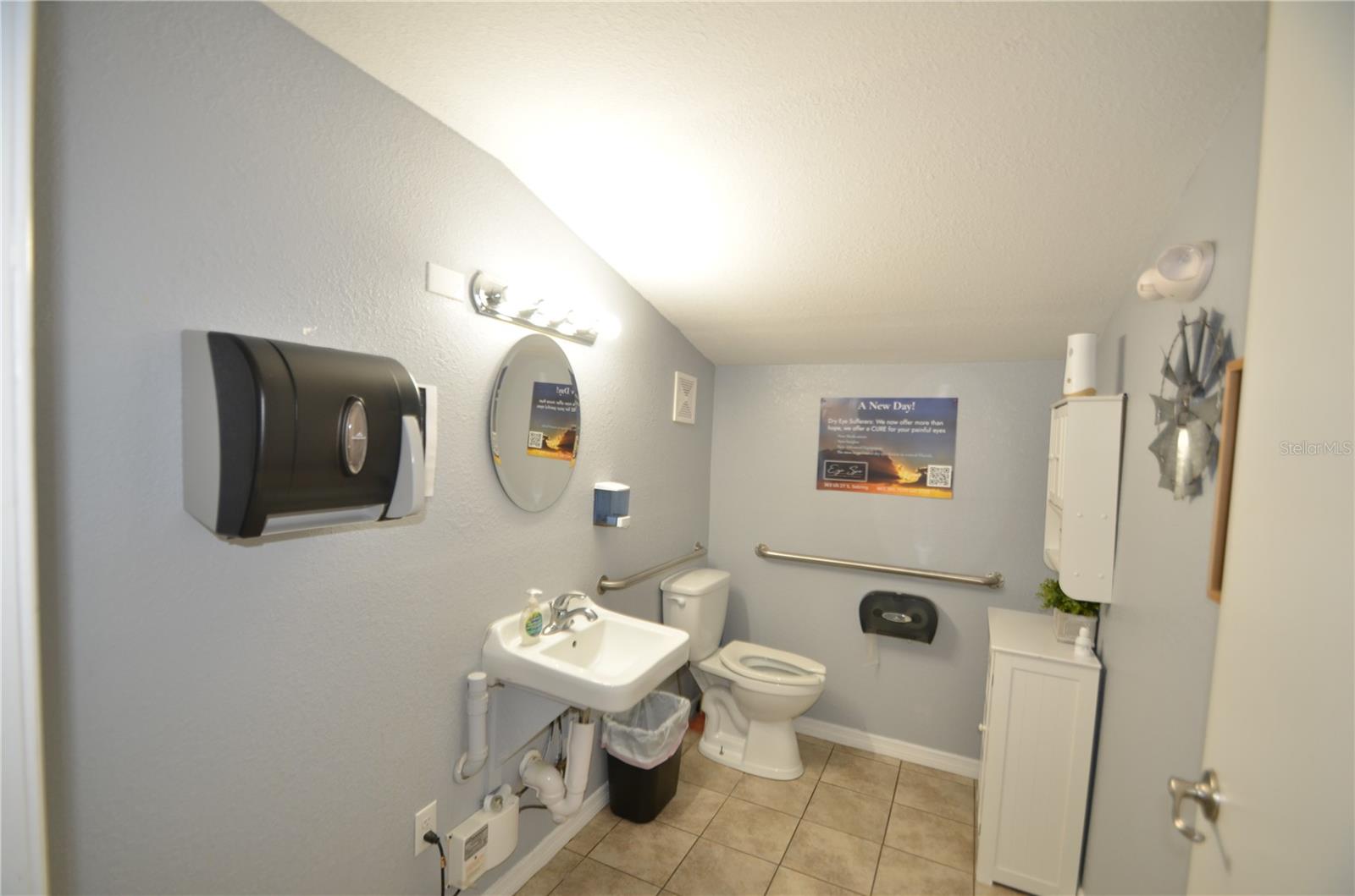 2442 Ne Highway 70 Property Photo 32